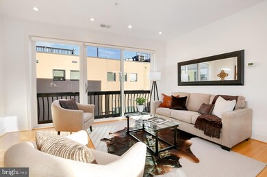 2360 Champlain St NW unit 4.3, Washington, DC 20009 - photo 3