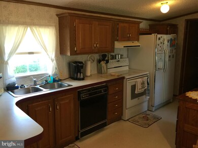 1160 Leisure Dr, Chambersburg, PA 17202 - photo 6