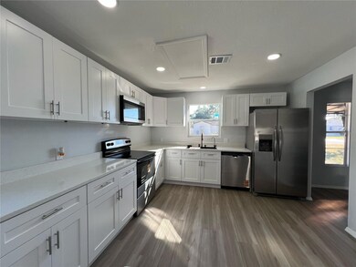 1731 Avenue C NE, Winter Haven, FL 33881 - photo 7