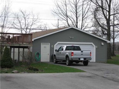 Parking Lot/Garage