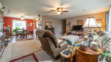 245 Regent St, Lincoln, IL 62656 - photo 2