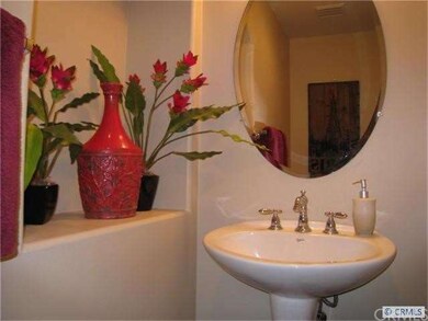1/2 bath downstairs