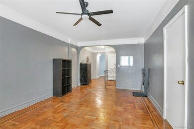 Brady Court unit 117, Bronx, NY 10462 - photo 4