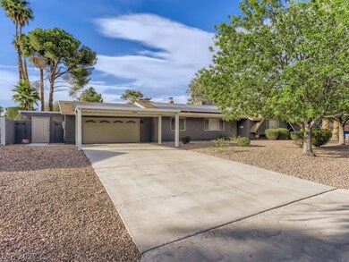 3770 Forestcrest Dr, Las Vegas, NV 89121 - photo 3