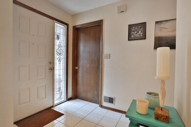 Light & bright foyer