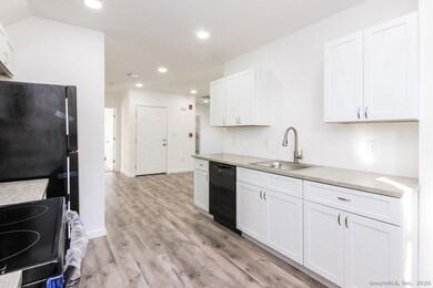 66 Winthrop St unit 3, New Britain, CT 06052 - photo 4