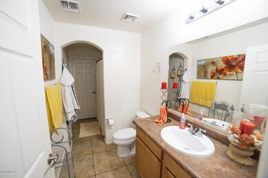 Guest Full Bathroom