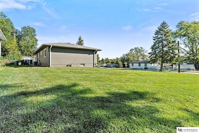 1106 N 87th St, Omaha, NE 68114 - photo 2