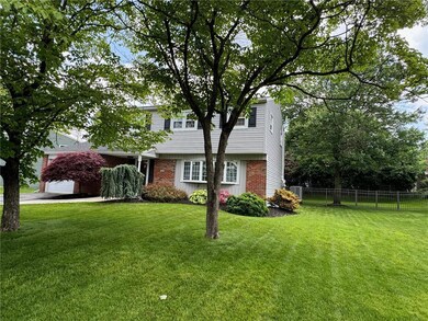 4922 Hemlock Ct, Allentown, PA 18106 - photo 3