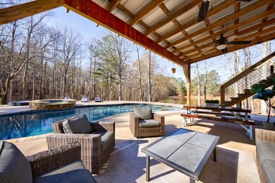 Pool and spa in total privacy