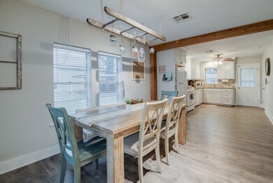 610 N Milam St, Fredericksburg, TX 78624 - photo 4