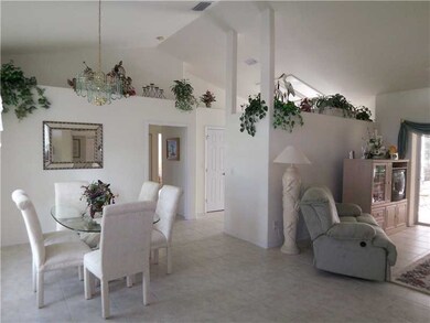 Dining Room. Formalized ....large space for entert