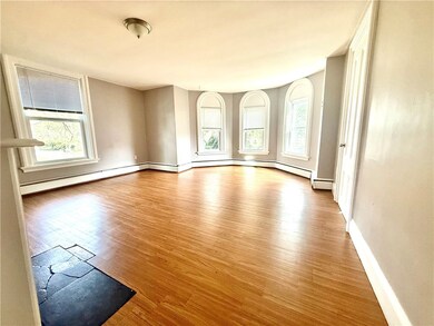 571 Spring St unit 2, Newport, RI 02840 - photo 2