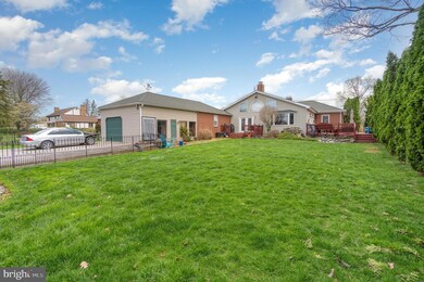 519 S Grant St, Palmyra, PA 17078 - photo 2