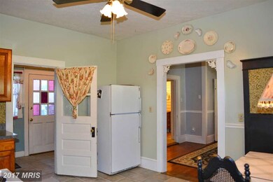 387 Crawford St, Strasburg, VA 22657 - photo 7