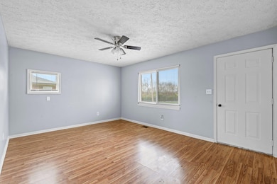 639 Windsor Way, Paris, KY 40361 - photo 5