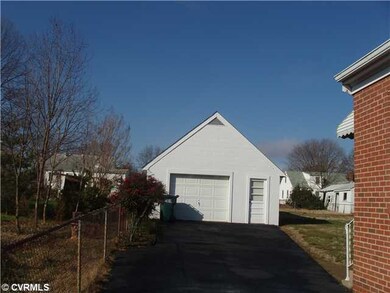 Parking Lot/Garage - Detached 1 1/2 Car Garage wit