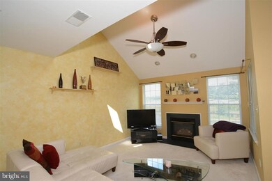 25260 Lake Shore Square unit 302, Chantilly, VA 20152 - photo 3