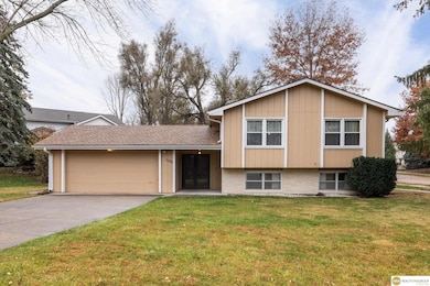 1105 Crest Rd, Papillion, NE 68046 - photo 2