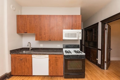 2200 W Cortez St unit 3R, Chicago, IL 60622 - photo 2