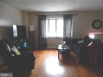 955 Stormont Cir, Halethorpe, MD 21227 - photo 5