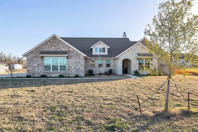 121 Cooper Ct, Springtown, TX 76082 - photo 2