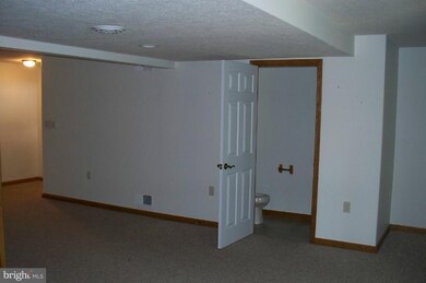 1721 Raven Dr, Chambersburg, PA 17202 - photo 4