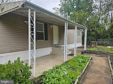 9 Mark Rd, Honey Brook, PA 19344 - photo 2