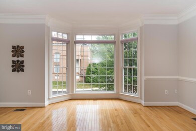 4088 Walnut Cove Cir, Fairfax, VA 22033 - photo 3