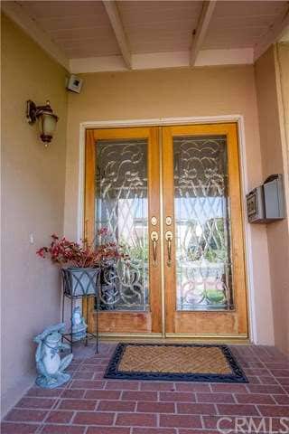 Double door entry way.