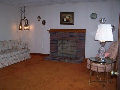 83 Thayer Cir, Randolph, MA 02368 - photo 6