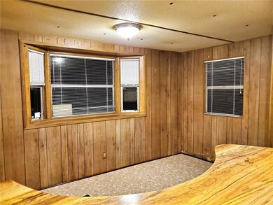 Eat-in Kitchen