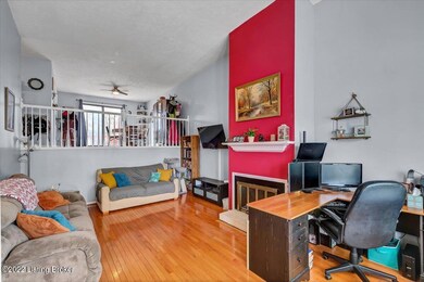 06-10707 Colonial Woods-105