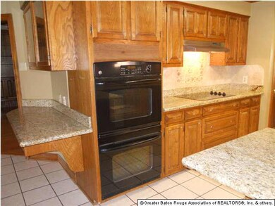 Renovated kitchen, double wall oven and flat cookt