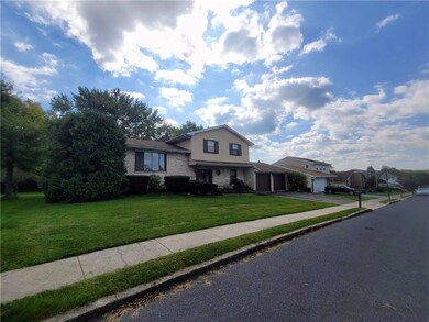 1715 Elmhurst Dr, Whitehall, PA 18052 - photo 2