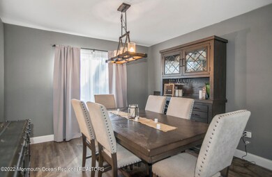 _RMJ4743 dining area