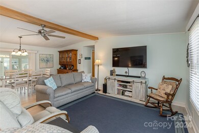 221 Cranbrook Cir, Hendersonville, NC 28792 - photo 4