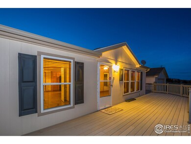 Full composite wrap around deck