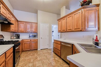 4004 Gyrfalcon Dr, Norman, OK 73072 - photo 7