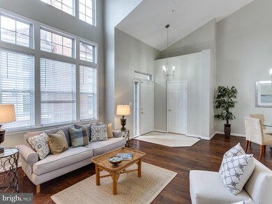 7027 Haycock Rd unit F, Falls Church, VA 22043 - photo 5