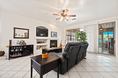 07-Living Area