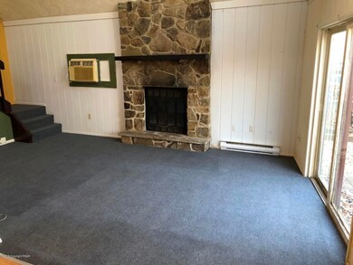 947 Country Place Dr, Tobyhanna, PA 18466 - photo 4