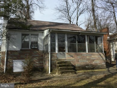 1228 Hillcreek Rd, Pasadena, MD 21122 - photo 2