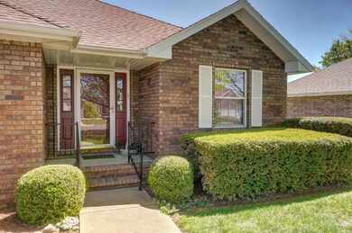 302 Laurel Ln-27