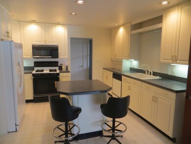 2135 Hyde Park Ave, Waukegan, IL 60085 - photo 2