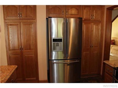 Kitchen WONDERFUL STORAGE AND PANTRY CLOSETS