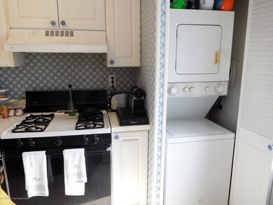 182 Manor E unit 182, Red Bank, NJ 07701 - photo 5