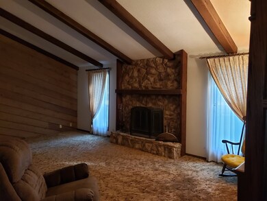 305 W Charter Dr, Muncie, IN 47303 - photo 2