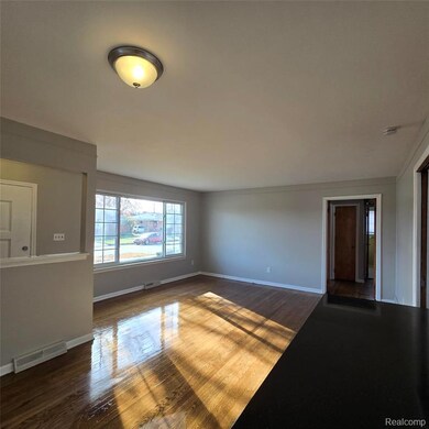 11539 Hanford Dr, Warren, MI 48093 - photo 4