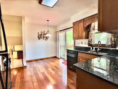 541 Chippewa Trail, Carol Stream, IL 60188 - photo 6